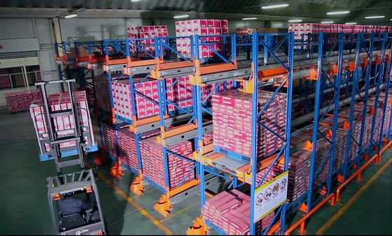 Beli Sistem Dasar FIFO / FILO Rak Pallet Industri, Pallet Tugas Berat / Racking Radio Shuttle pembuatan online